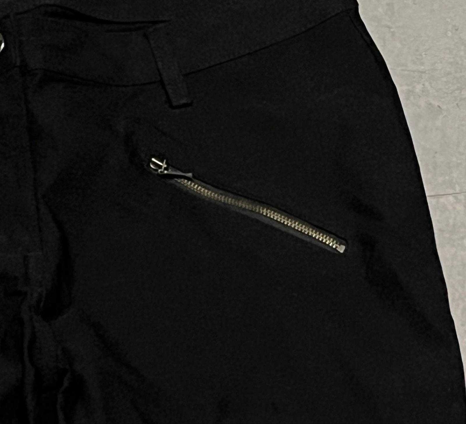 Zwarte lycra broeken met ritsen – photo 8